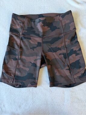 Lululemon Fast & Free High Rise 6" Camo Bike Shorts Size 6 Brown Black Pockets